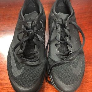 Like new Nike all black running shoes, size 9.5